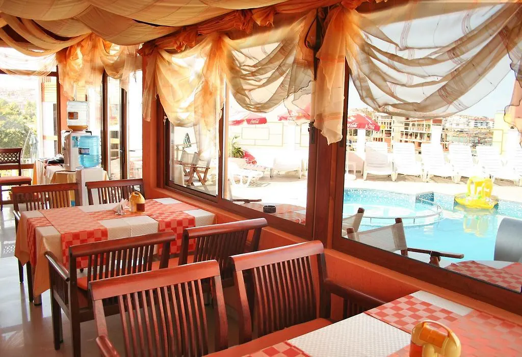 Hotel Apolis Sozopol 3*,